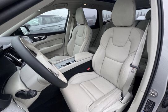 Volvo XC60 T8 Recharge Plug-In Hybrid AWD Ultra Dark