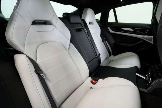 Porsche Panamera 4 E-Hybrid