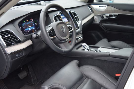 Volvo XC90 T8 AWD Plug-In Hybrid Ultimate Dark 7os aut