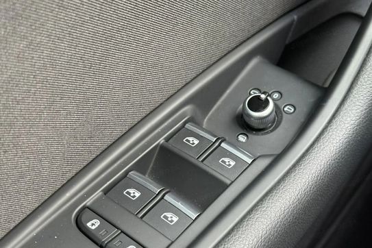 Audi A4 Avant 35 TFSI S Line