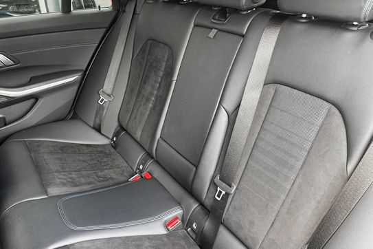 BMW Seria 3 Touring 318d Sport Line