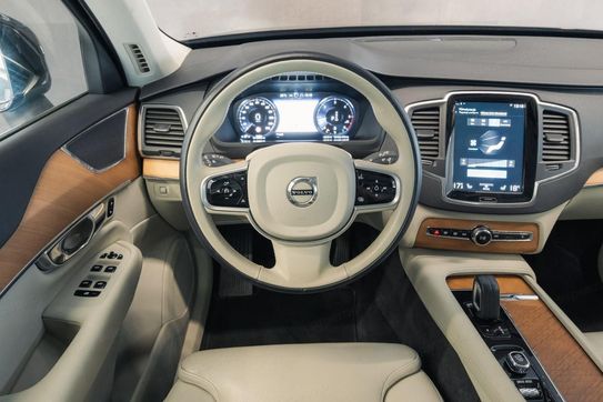 Volvo XC90 B5 D AWD Momentum Pro