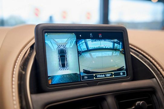 Aston Martin DB11 V8