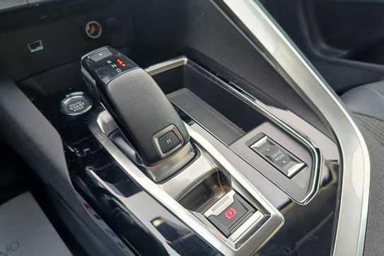 Peugeot 3008 1.5 BlueHDi Allure S&S EAT8