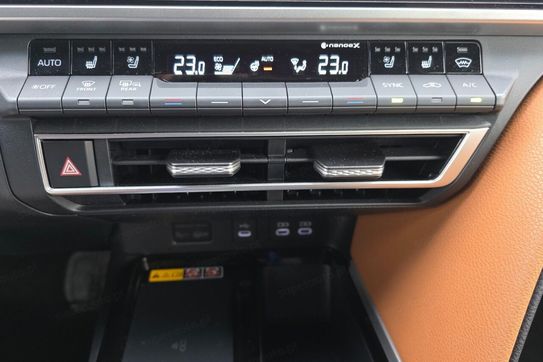 Toyota Camry 2.5 Hybrid Dynamic Force Prestige e-CVT