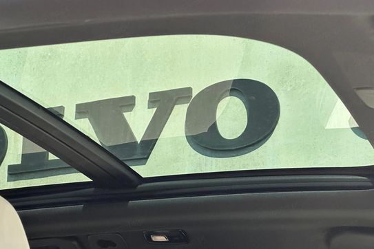 Volvo XC60 T8 Plug-In Hybrid AWD Ultra Dark