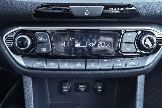 Hyundai i30 1.5 t-Gdi 48V Smart Dct