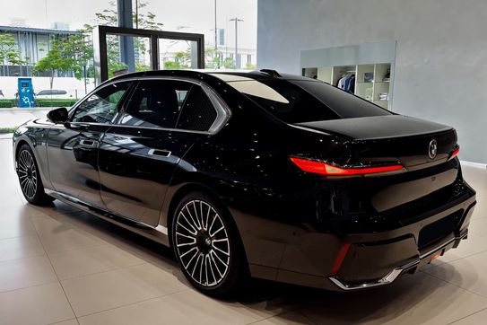 BMW Seria 7 740d xDrive M Sport