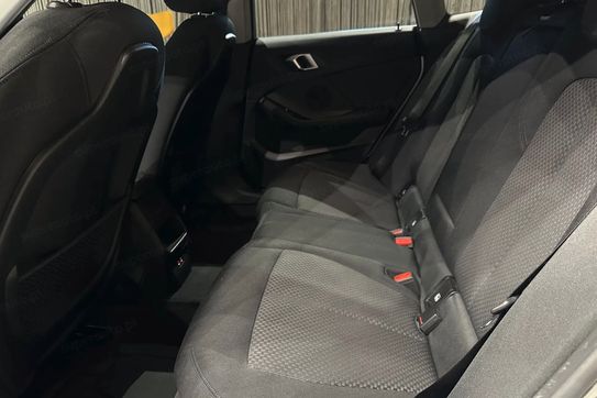 BMW Seria 2 220i Advantage aut
