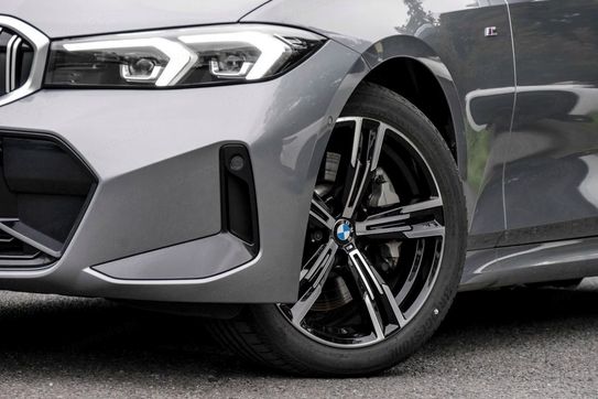 BMW Seria 3 Touring 330i xDrive M Sport