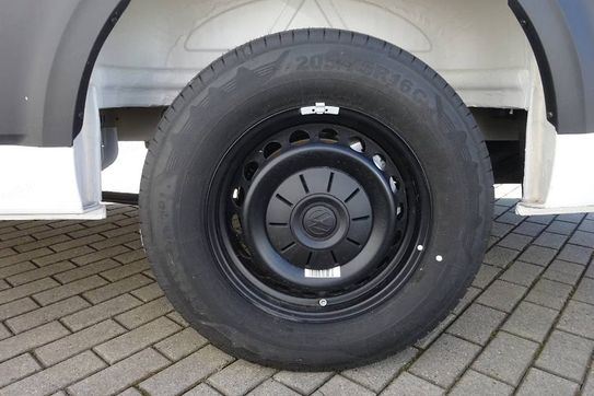 Volkswagen Crafter L4H3 8AT