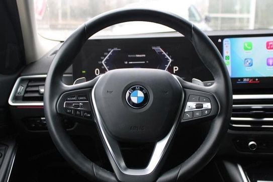 BMW Seria 3 320i xDrive