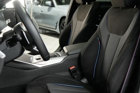 BMW Seria 3 330d xDrive M Sport