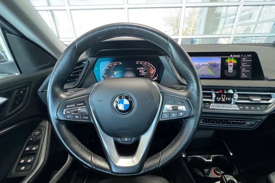BMW Seria 2 220i Luxury Line aut