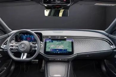 Mercedes E Klasa E 200 mHEV 4-Matic AMG 9G-Tronic