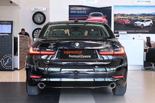 BMW Seria 3 318i Advantage