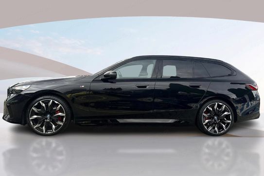BMW Seria 5 Touring 550e xDrive M Sport