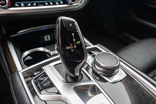 BMW Seria 7 750Li xDrive
