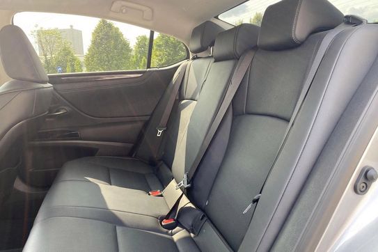 Lexus ES 300h Business Edition