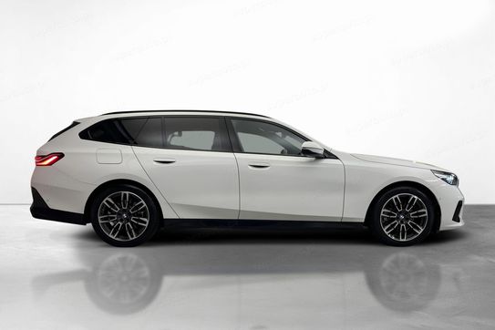 BMW Seria 5 520i mHEV aut