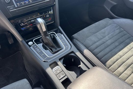 Volkswagen Passat Elegance 2.0 TSI  DSG