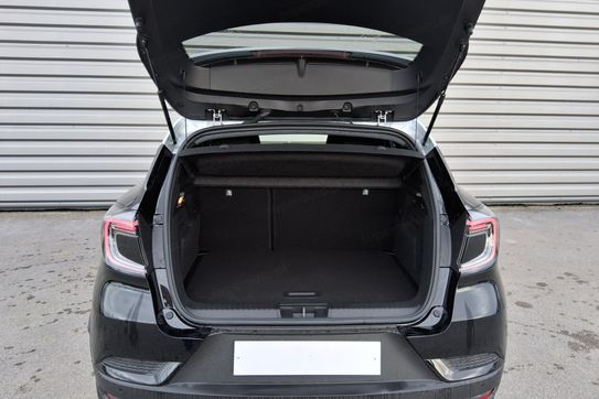 Renault Captur Techno 1.8 E-Tech Full Hybrid AT