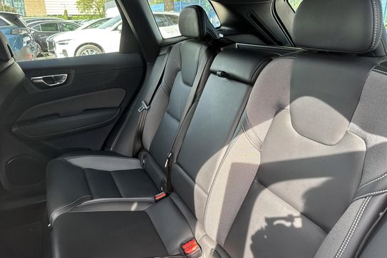 Volvo XC60 B4 B R-Design