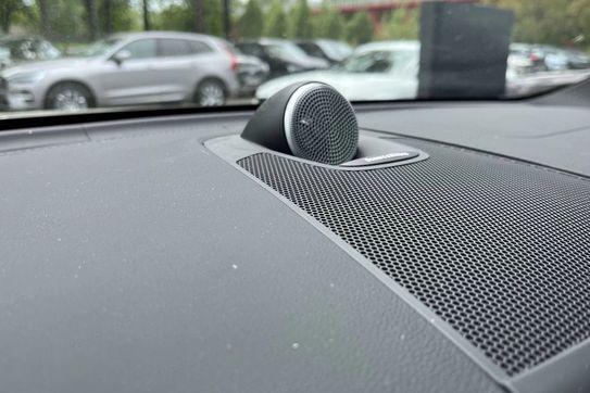 Volvo XC60 B5 B AWD Ultra Dark