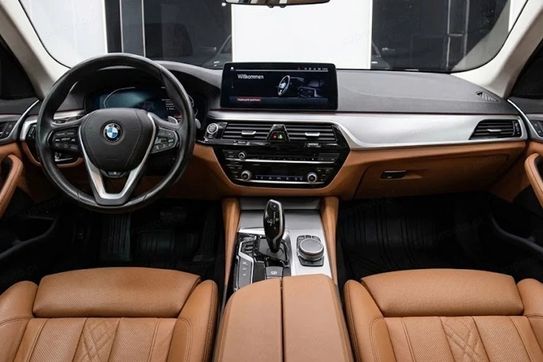 BMW Seria 5 Touring 520d xDrive