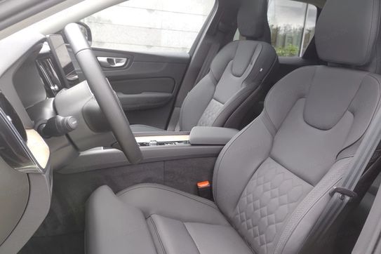 Volvo XC60 B5 B AWD Plus Dark