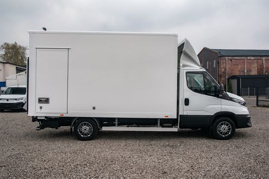 Iveco Daily 35S18 Kontener 8EP + Winda