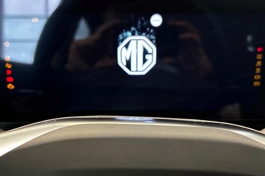 MG HS Excite 1.5 T-GDi MT