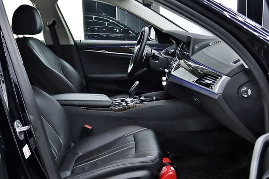 BMW Seria 5 530e xDrive Luxury Line