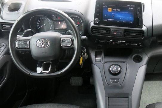 Toyota Proace City Verso 1.2 d-4T Family