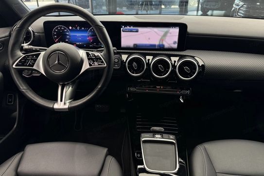 Mercedes CLA 200 mHEV 7G-DCT