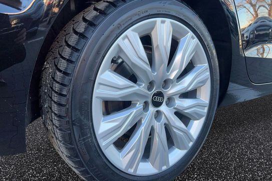 Audi A4 35 TFSI mHEV S Line