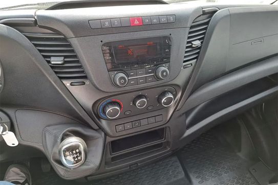 Iveco Daily 35C16 Kontener 8EP + Winda