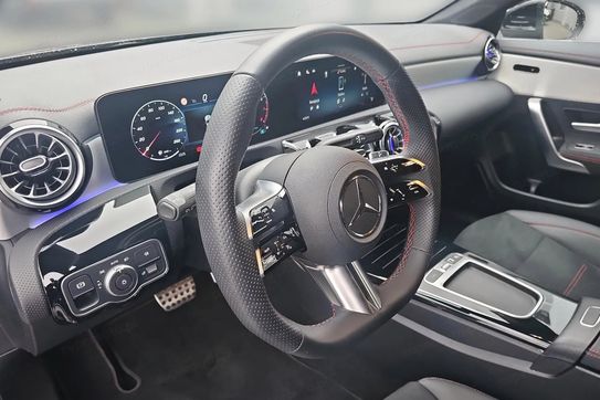 Mercedes CLA 200 AMG Line