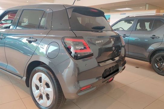 Suzuki Swift Premium Plus 1.2 Dualjet SHVS