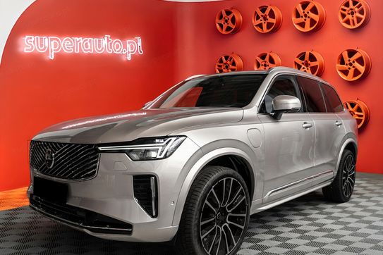 Volvo XC90 T8 AWD Plug-In Hybrid Ultra Bright