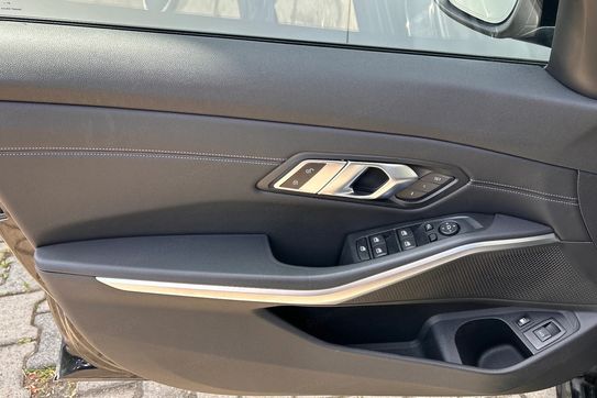 BMW Seria 3 Touring 320e xDrive Advantage