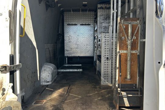 Volkswagen Crafter 30 BiTDI (18,4m3) Zabudowa Brygadowa