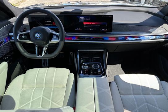 BMW Seria 7 M760e PHEV xDrive sport-aut