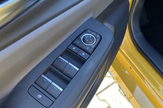 Toyota Prius Prestige 2.0 Hybrid Plug-in