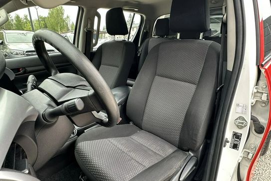 Toyota HiLux 2.4 d-4D Double Cab Dlx 4X4