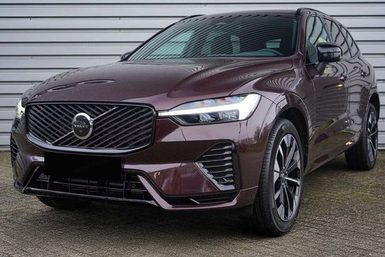 Volvo XC60 B5 AWD Ultra Dark