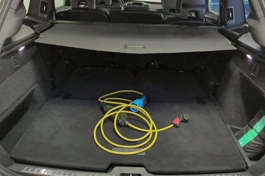 Volvo XC90 T8 AWD Plug-In Hybrid R-Design 7os