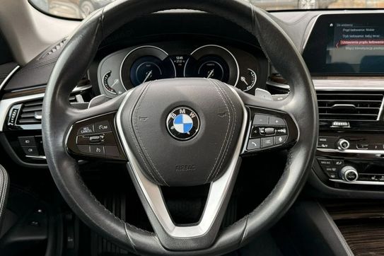 BMW Seria 5 530e iPerformance xDrive Sport Line sport aut