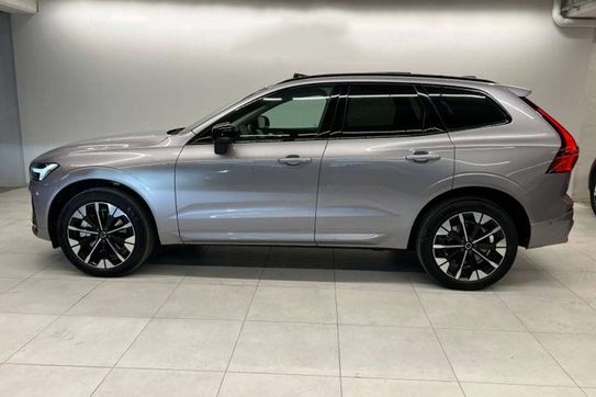 Volvo XC60 B5 AWD Ultra Dark