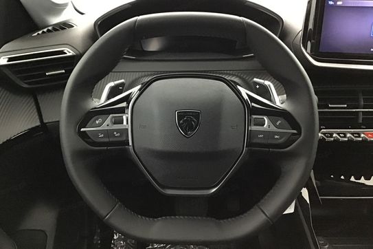 Peugeot 208 ALLURE 1.2 mHEV e-DCS6